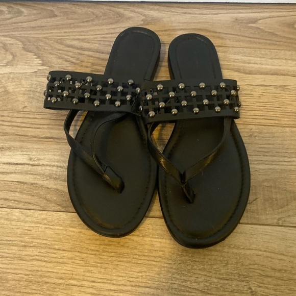 Simply Vera Vera Wang Shoes - SIMPLY Vera Vera Wang Black Sandals
